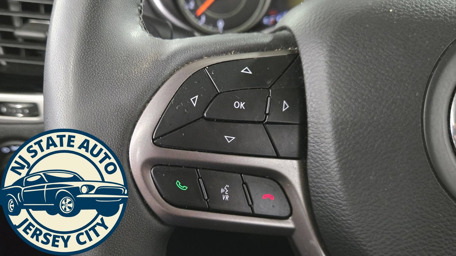 Used 2022 Jeep Cherokee Limited AWD/4WD image 12