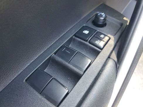 Certified 2025 Toyota Corolla Cross LE FWD image 19