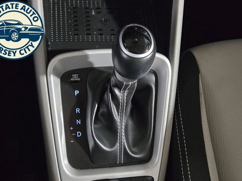 Used 2026 Hyundai Venue SEL FWD image 18