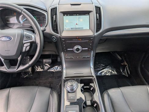 Used 2019 Ford Edge Titanium w/ Cold Weather Package image 19