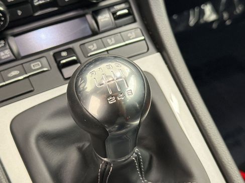 Certified 2016 Porsche Cayman GT4 RWD image 22