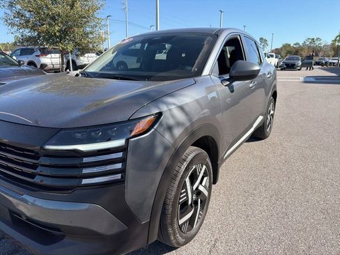 Certified 2025 Nissan Kicks SV image 4