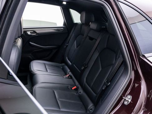 Certified 2023 Porsche Macan S image 17