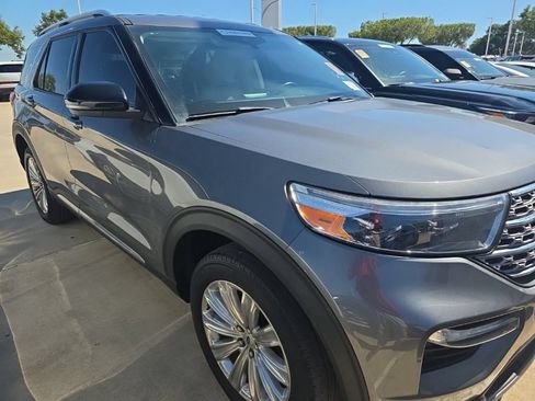 Used 2023 Ford Explorer Limited w/ Hybrid Equipment Group 310A AWD/4WD image 8