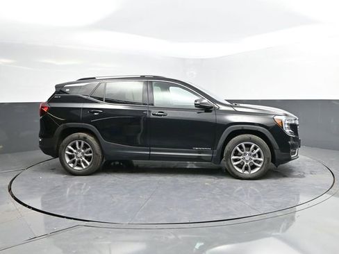 Used 2024 GMC Terrain SLT AWD/4WD image 10