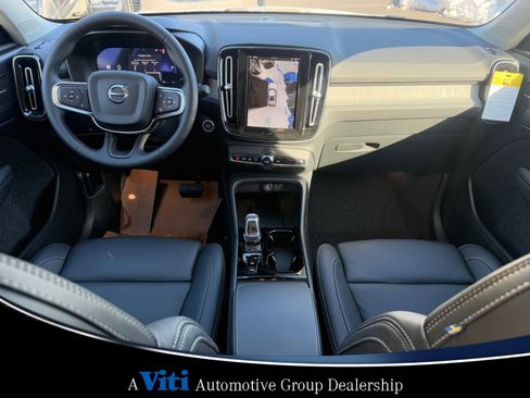 Used 2026 Volvo XC40 B5 Plus w/ Climate Package AWD/4WD image 2