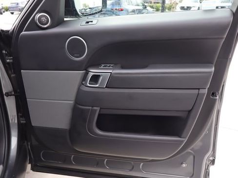 Used 2017 Land Rover Range Rover Sport image 29