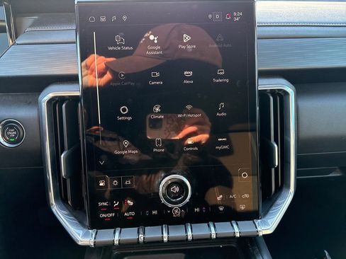 Used 2025 GMC Acadia Elevation image 22