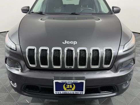 Used 2014 Jeep Cherokee Latitude w/ Cold Weather Group AWD/4WD image 3