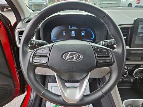 Used 2024 Hyundai Venue SEL FWD image 29