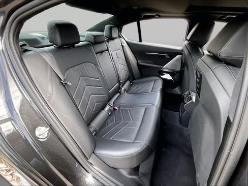Used 2025 BMW 530i RWD image 17