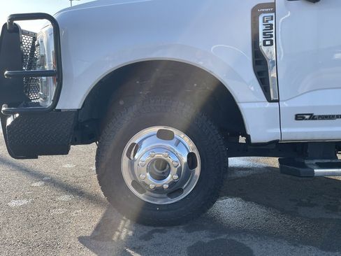 Used 2024 Ford F350 Lariat image 31