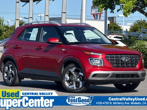 Used 2025 Hyundai Venue SEL FWD image 1