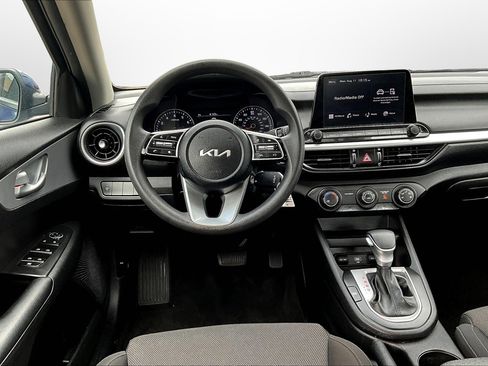 Used 2023 Kia Forte LXS image 5