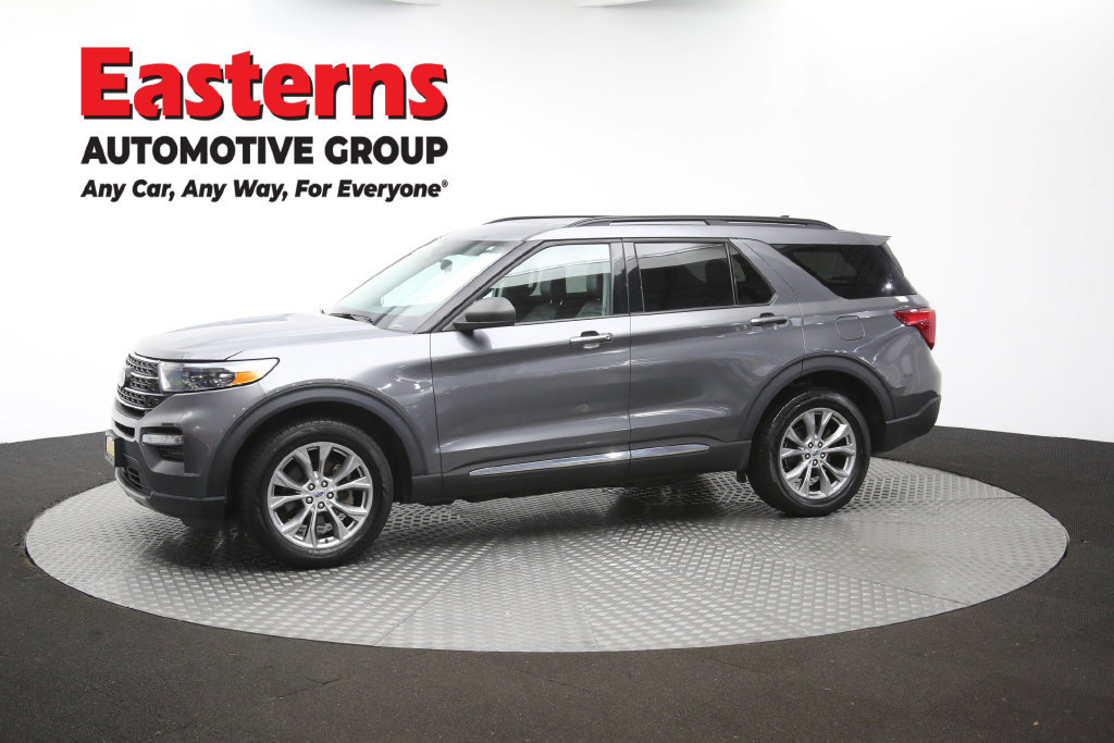 Used 2022 Ford Explorer XLT w/ Equipment Group 202A AWD/4WD image 62