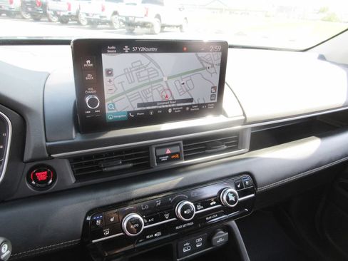 Used 2025 Honda Pilot Elite image 31