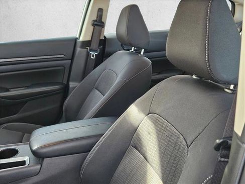 Used 2025 Nissan Altima 2.5 SV image 18