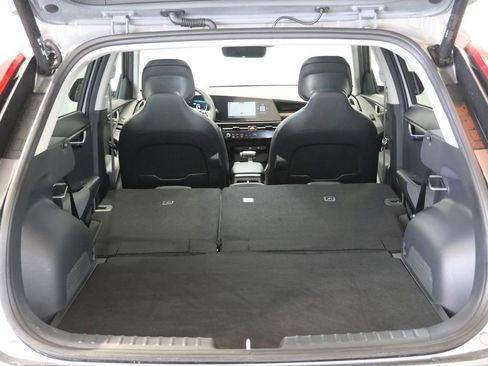 Used 2023 Kia Niro SX Touring image 29