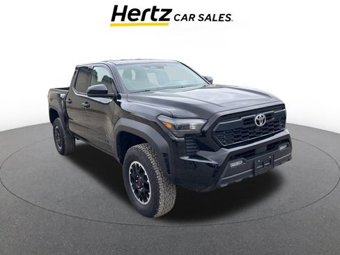 Used 2025 Toyota Tacoma SR image 1