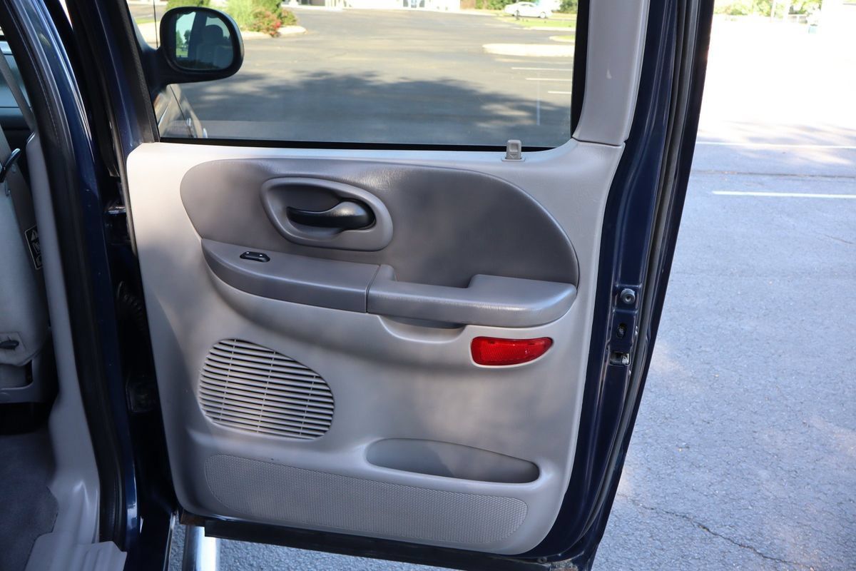 Used 2002 Ford F150 XLT AWD/4WD image 25