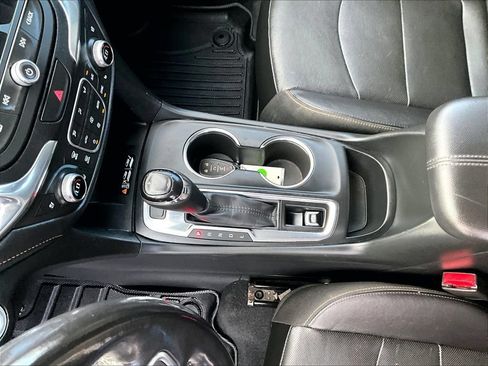 Used 2020 Chevrolet Equinox Premier AWD/4WD image 19