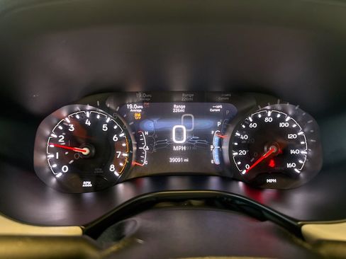 Used 2025 Jeep Compass Limited AWD/4WD image 16