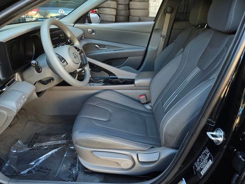 Used 2023 Hyundai Elantra Blue image 17
