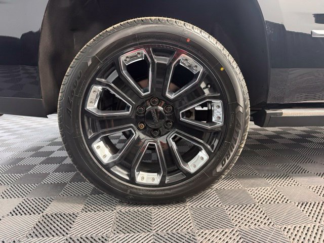 Used 2020 GMC Yukon Denali w/ Denali Ultimate Black Edition AWD/4WD image 42
