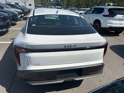 Used 2025 Kia K4 EX image 4
