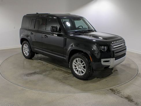 Used 2025 Land Rover Defender 110 S image 7