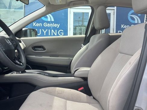 Used 2018 Honda HR-V EX image 8