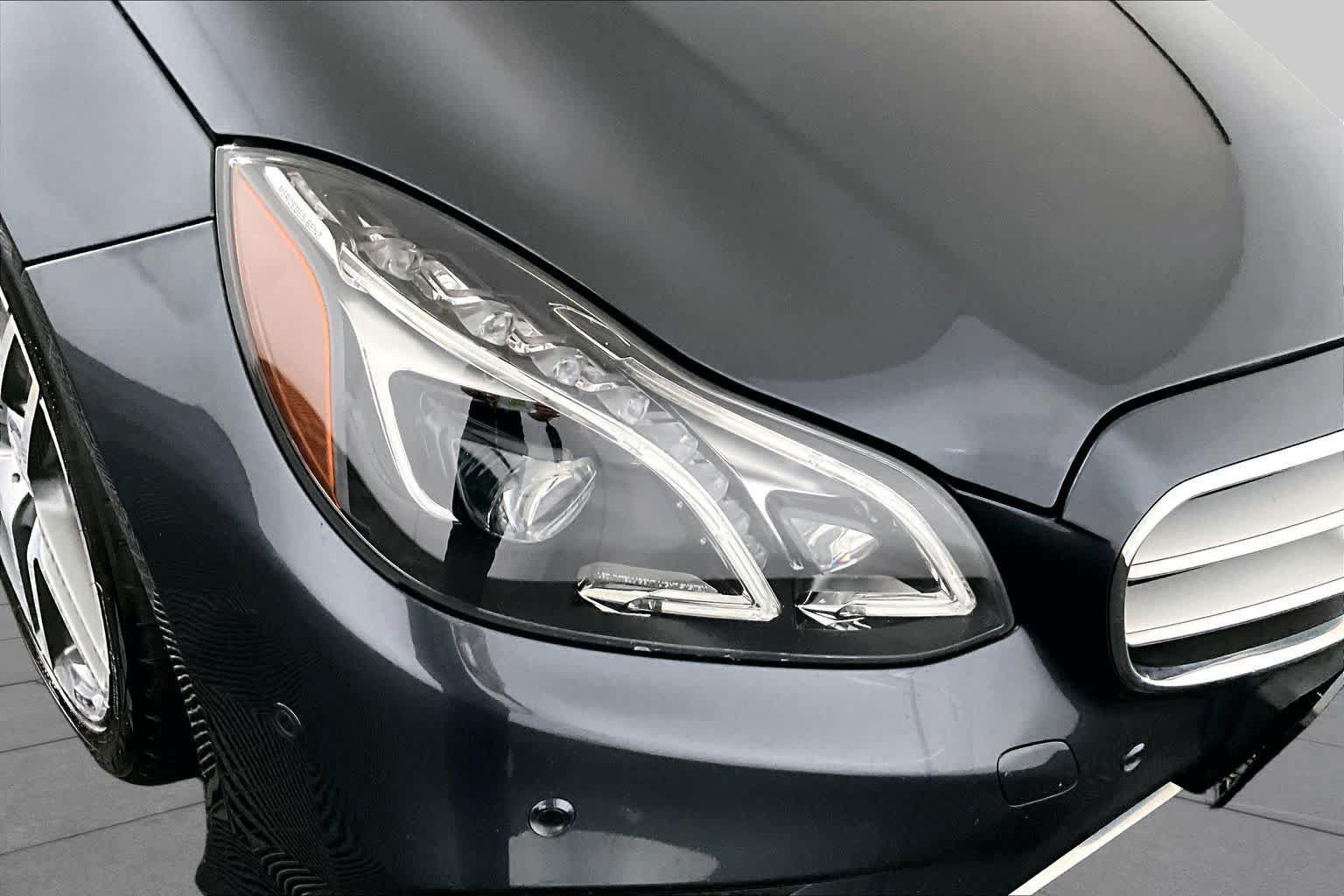 Used 2016 Mercedes-Benz E 350 4MATIC Wagon image 27