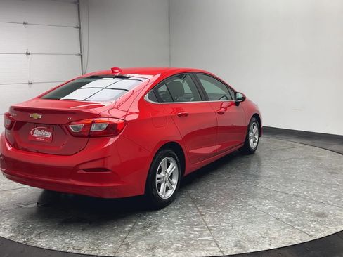 Used 2017 Chevrolet Cruze LT image 30