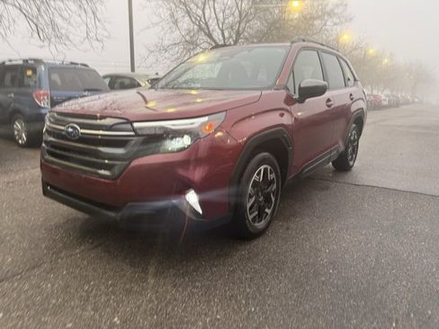 Certified 2025 Subaru Forester Premium image 1