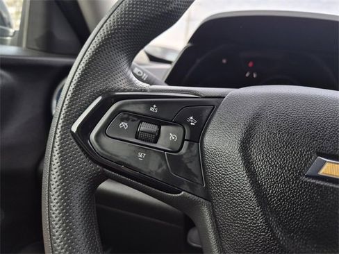 Used 2025 Chevrolet Trax LT image 24