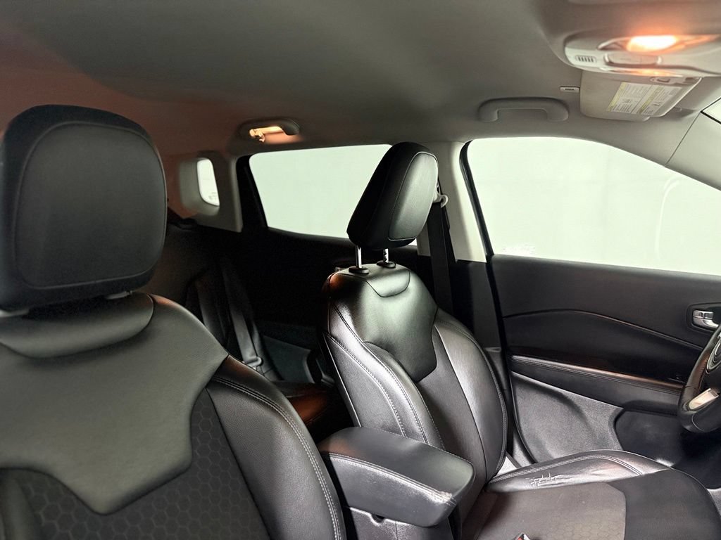Used 2019 Jeep Compass Latitude AWD/4WD image 26