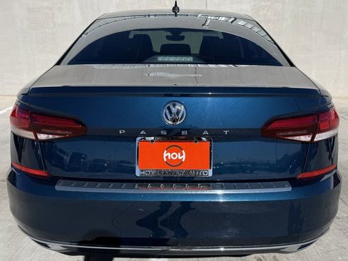 Used 2022 Volkswagen Passat 2.0T SE image 4