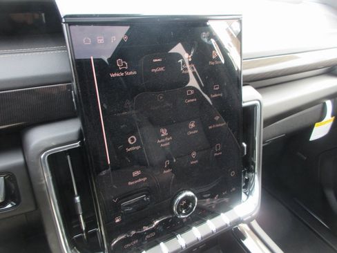 New 2026 GMC Yukon XL Elevation w/ Elevation Premium Package image 19