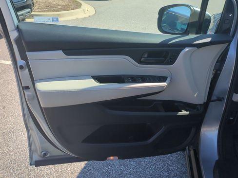 Used 2025 Honda Odyssey EX-L image 13