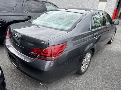 Used 2010 Toyota Avalon XL image 3