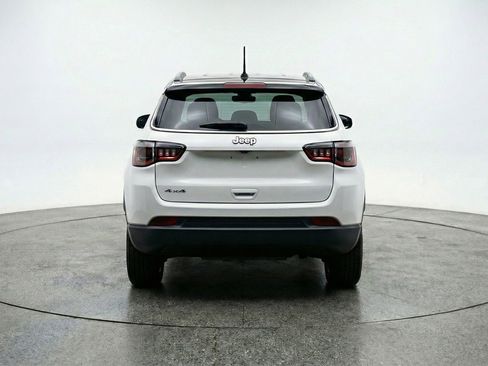 Used 2025 Jeep Compass Trailhawk w/ Trailer Tow Group AWD/4WD image 7