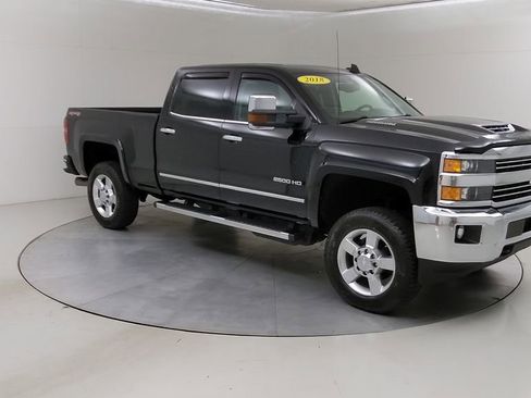 Used 2018 Chevrolet Silverado 2500 LTZ w/ Duramax Plus Package AWD/4WD image 10