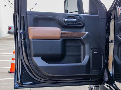 Used 2021 Chevrolet Silverado 3500 High Country image 36