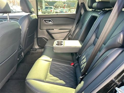 Used 2023 Nissan Rogue Platinum w/ Platinum Premium Package image 13