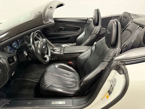 Used 2019 Aston Martin DB11 Volante image 9