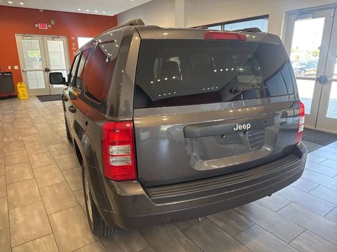 Used 2016 Jeep Patriot Sport FWD image 12