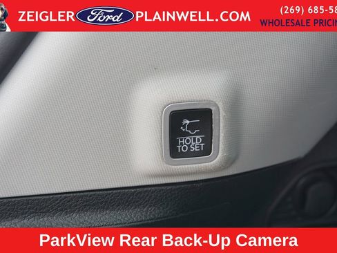Used 2023 Jeep Grand Cherokee Limited image 10