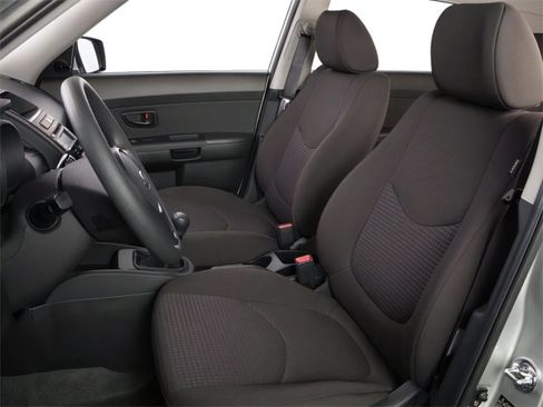 Used 2013 Kia Soul + w/ Audio Pkg FWD image 6