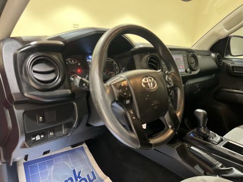 Used 2022 Toyota Tacoma SR w/ SR Convenience Package RWD image 9