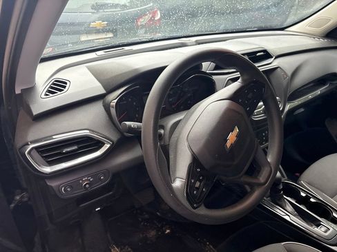Used 2023 Chevrolet TrailBlazer LT FWD image 9